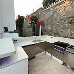 Aylinda With Private Heated Pool Villa *